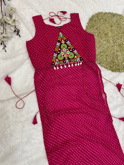 Bandhani Embroidered Georgette Kurti – Magenta Bloom