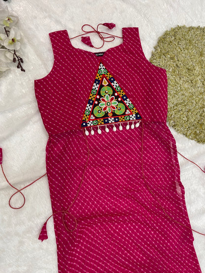Bandhani Embroidered Georgette Kurti – Magenta Bloom